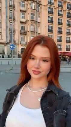 Elif B.