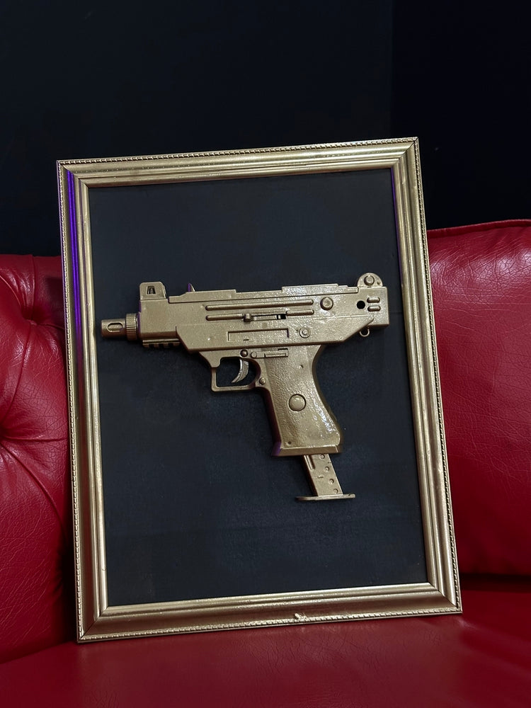 GOLD UZİ TABLO