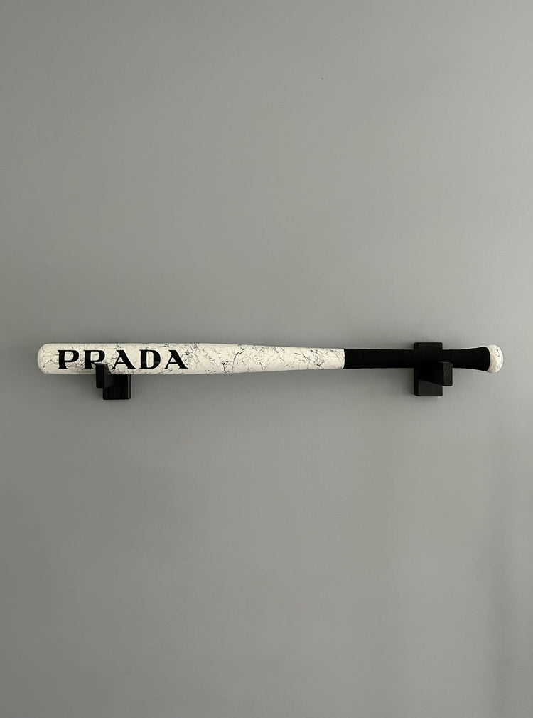 PRADA BEYZBOL SOPASI